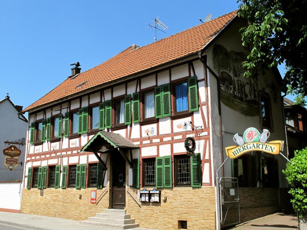 Отель Gasthaus Zum Loewen Франкфурт-на-Майне Экстерьер фото